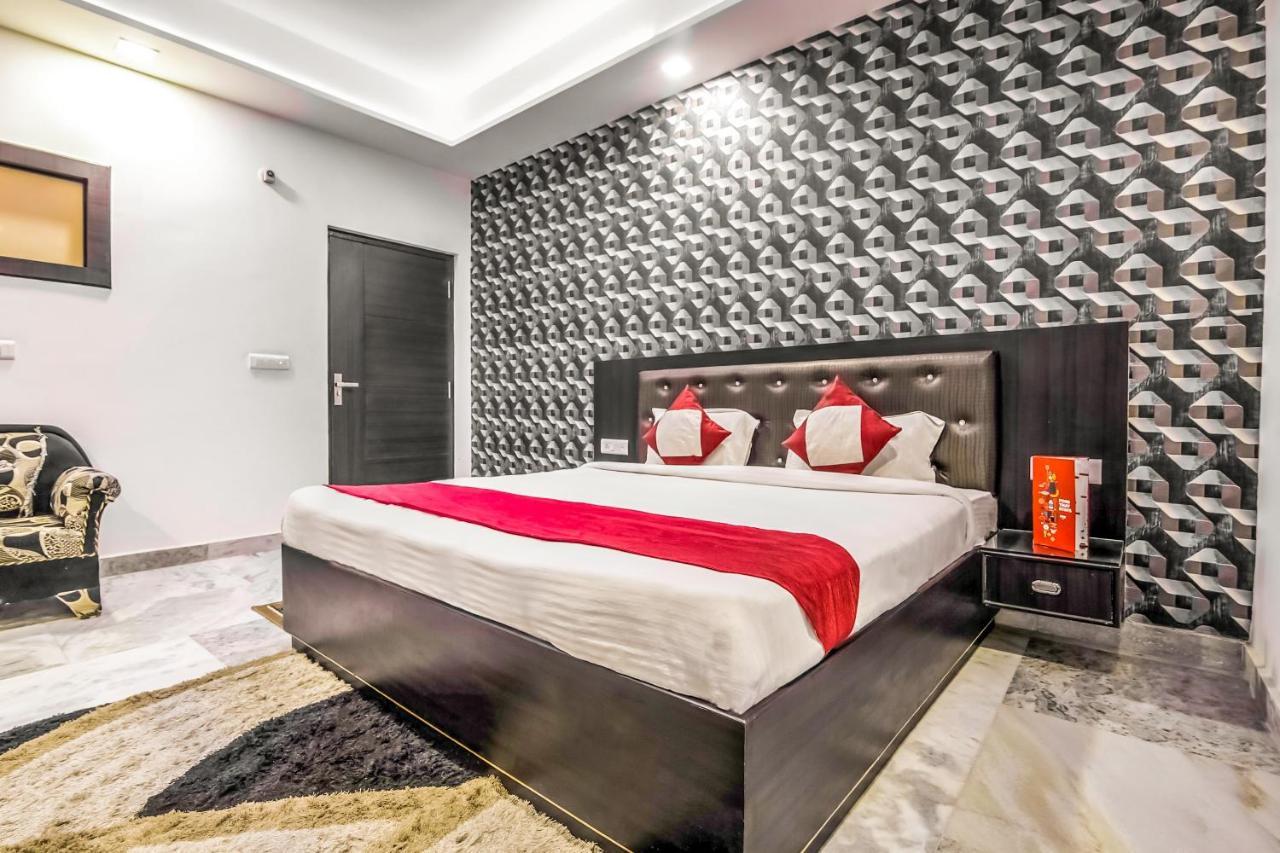 Hotel Oyo 8888 Riga Hs Deluxe Agra  Exterior foto