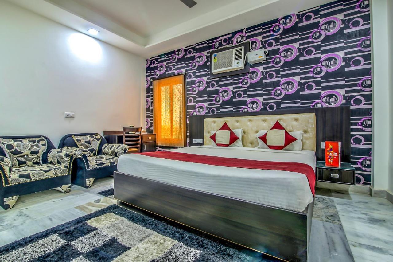 Hotel Oyo 8888 Riga Hs Deluxe Agra  Exterior foto